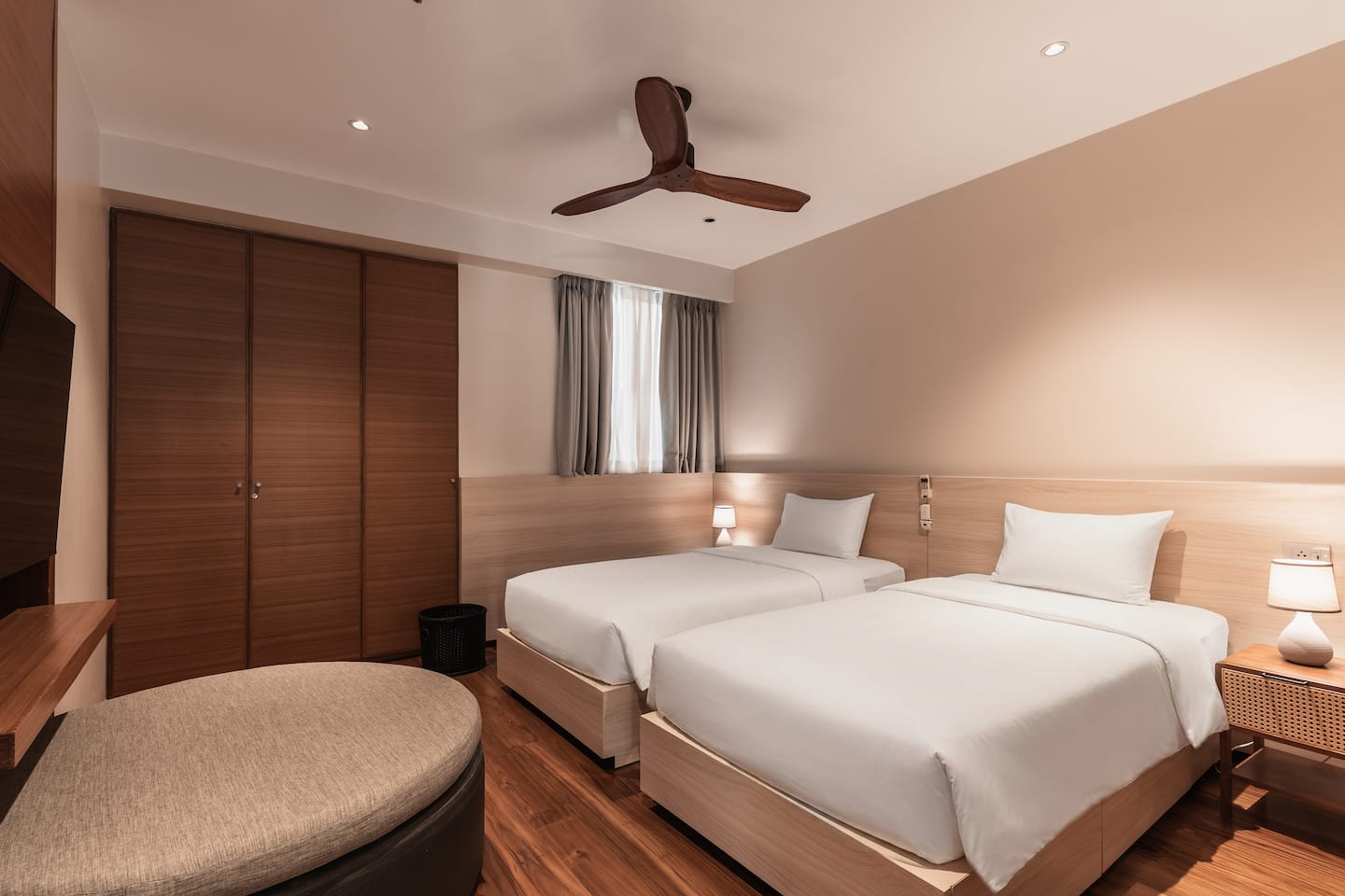 Twin bedroom with two single beds